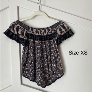 Off-the-shoulder top